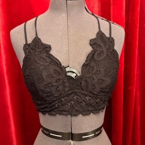 Wishlist Scalloped Lace Bralette